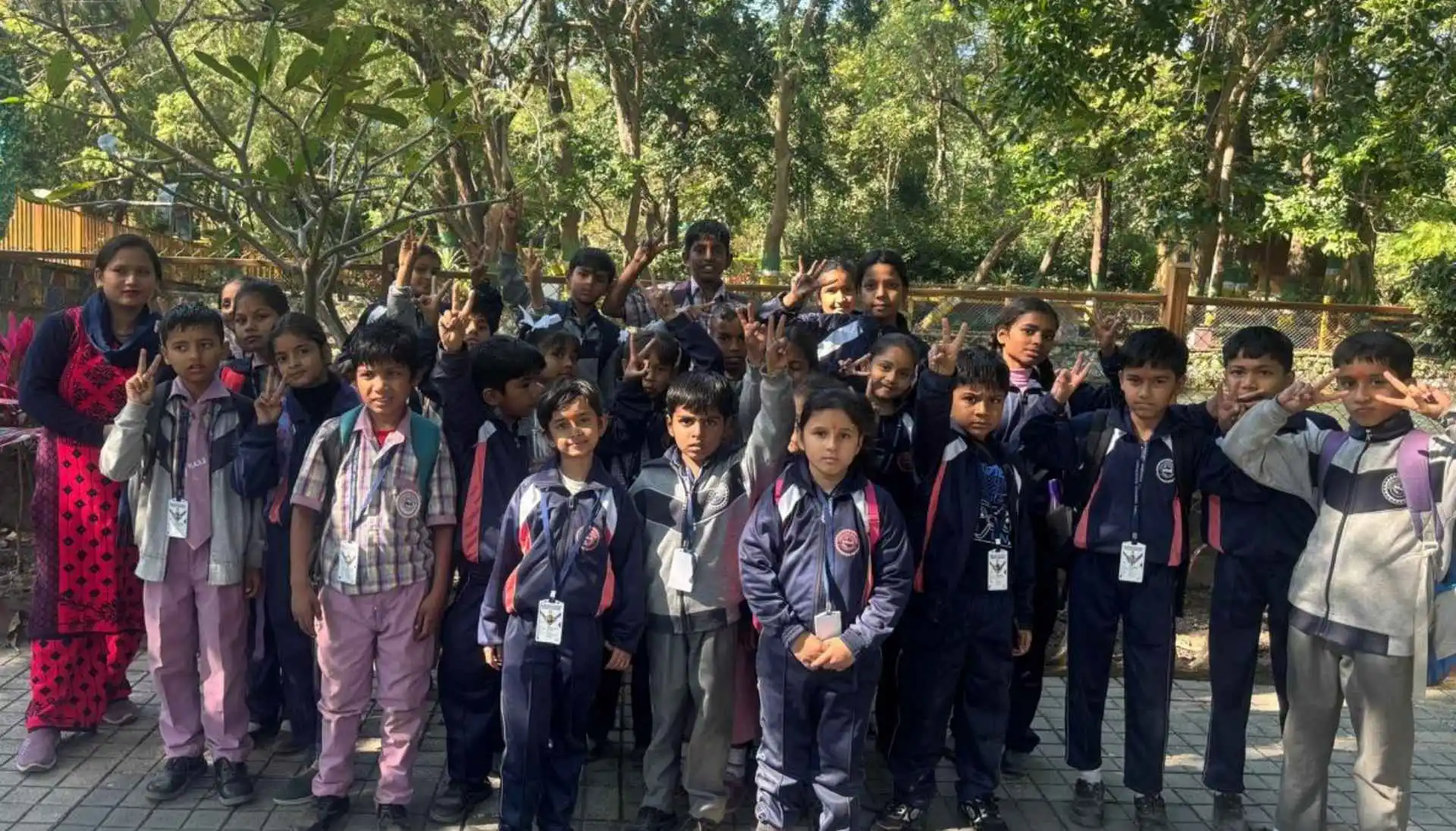 Himalayan Academy School group (2)